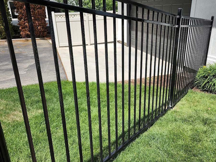 Photo of an aluminum fence from a Treasure Valley Idaho fencing contractor