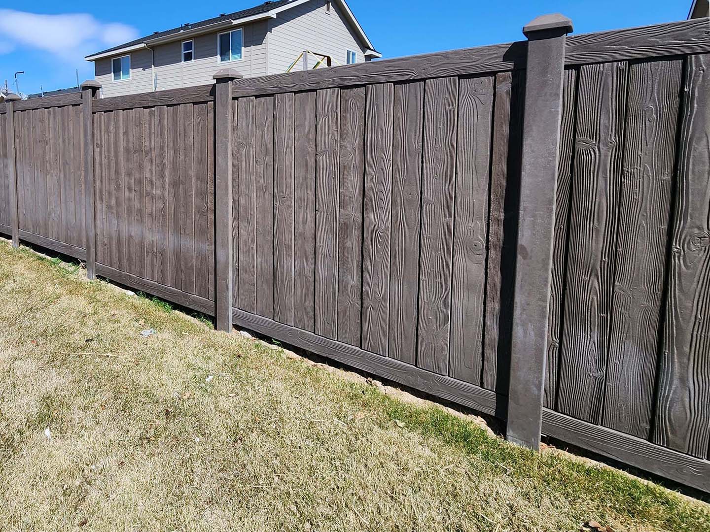 Vinyl fence options in the Caldwell, Idaho area.
